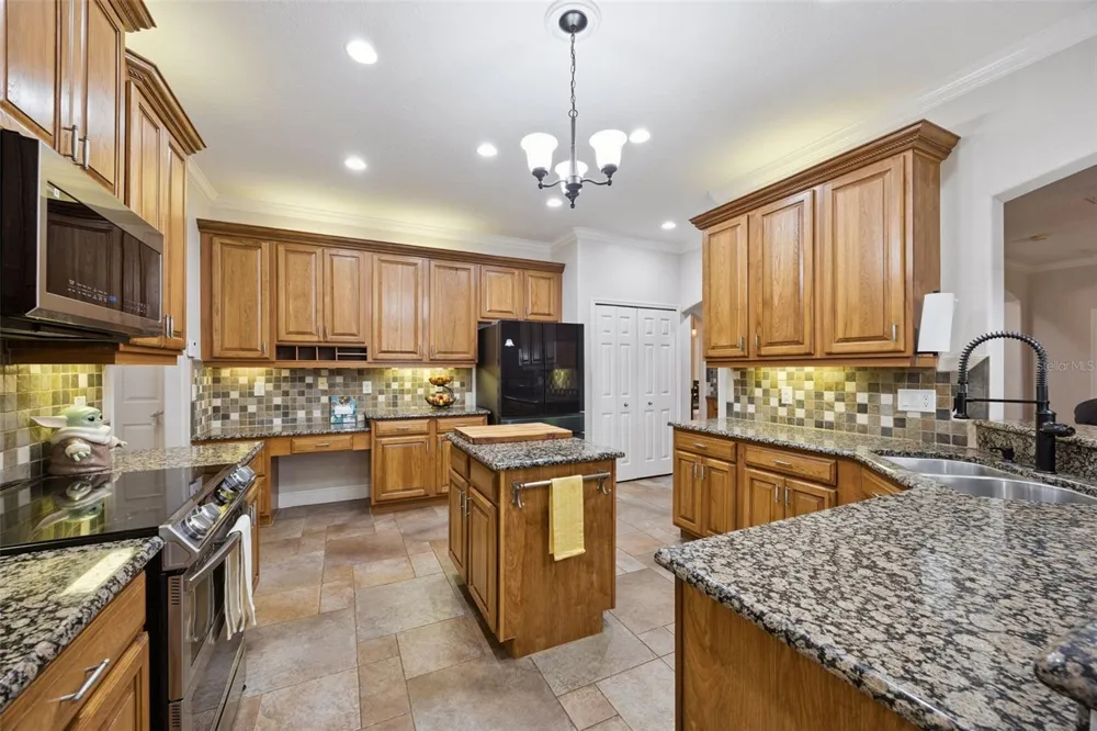 32 CLEAR HARBOR COURT Apopka, FL 32703