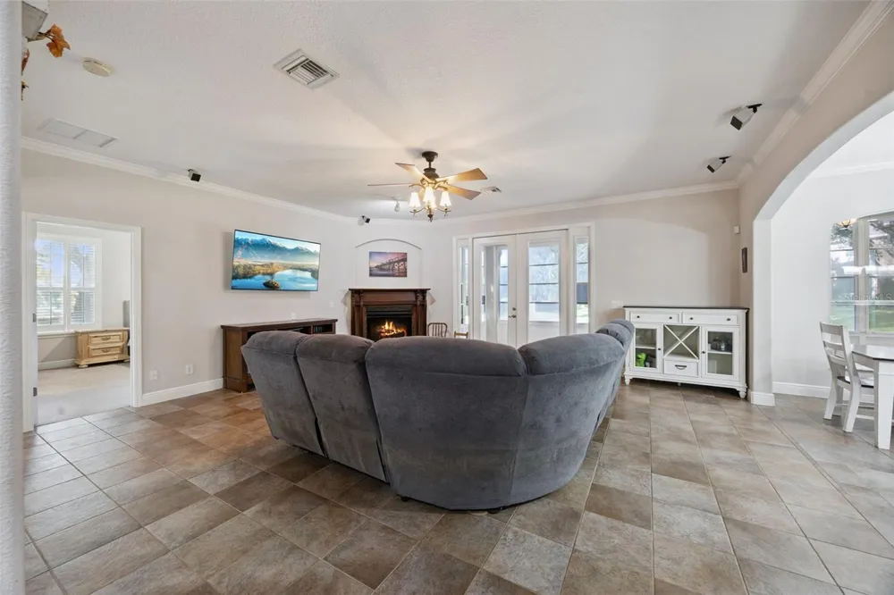 32 CLEAR HARBOR COURT Apopka, FL 32703