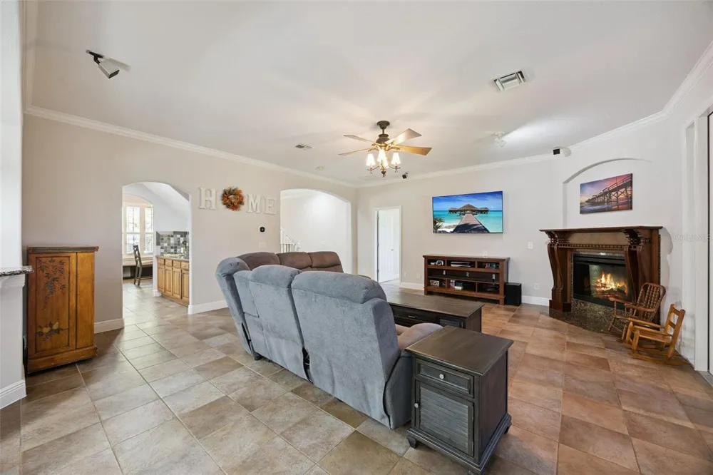 32 CLEAR HARBOR COURT Apopka, FL 32703