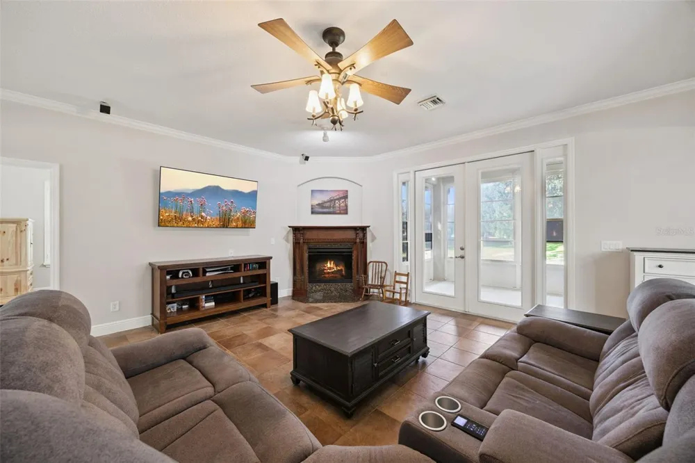 32 CLEAR HARBOR COURT Apopka, FL 32703