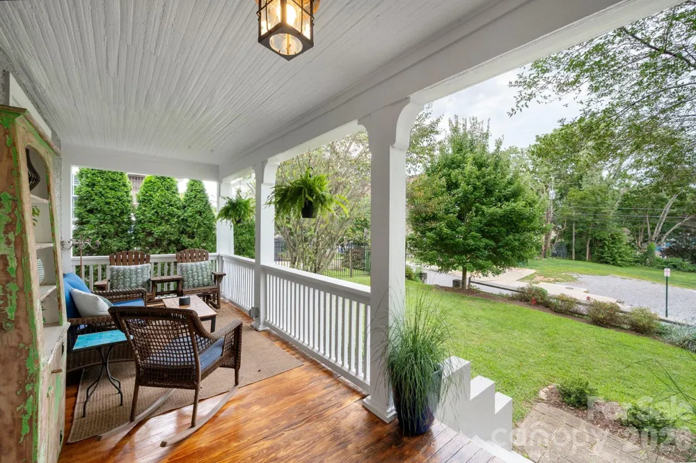 46 E Chestnut Street Asheville, NC 28801
