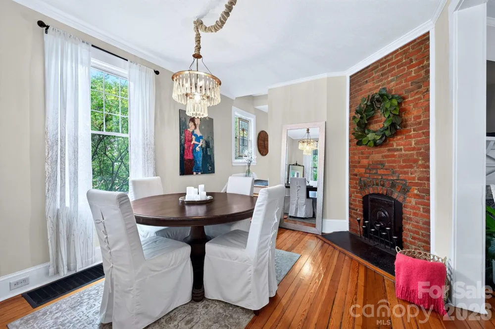 46 E Chestnut Street Asheville, NC 28801