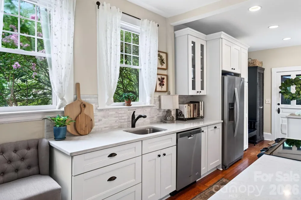 46 E Chestnut Street Asheville, NC 28801