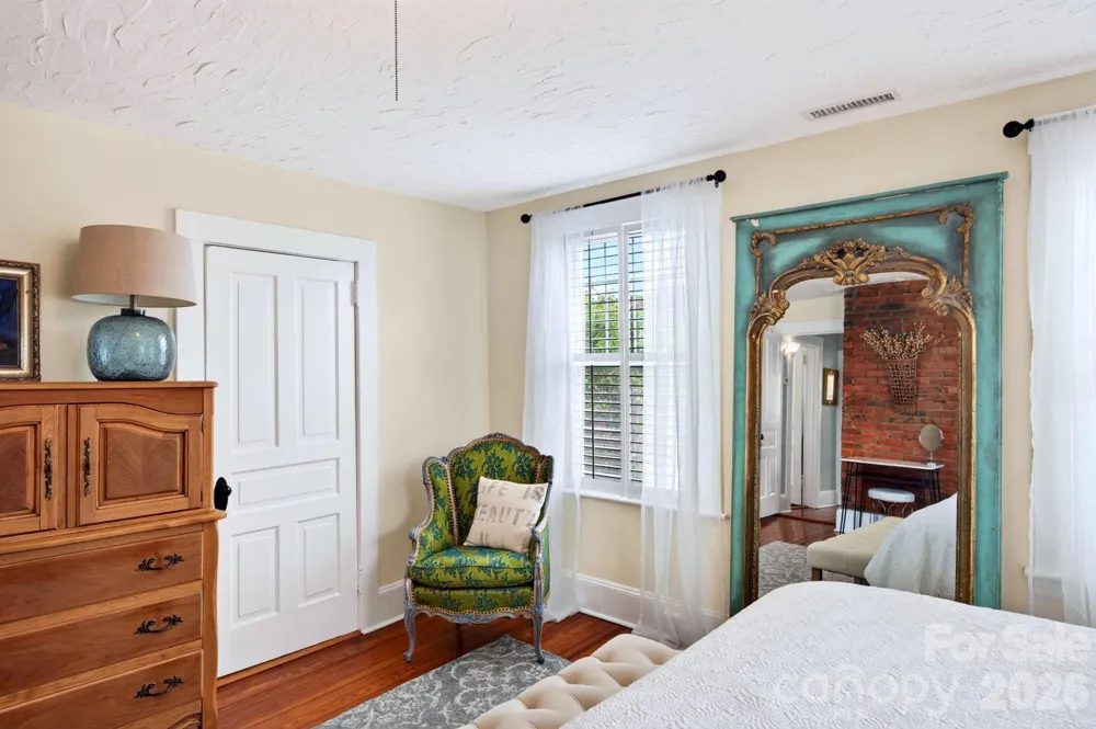 46 E Chestnut Street Asheville, NC 28801