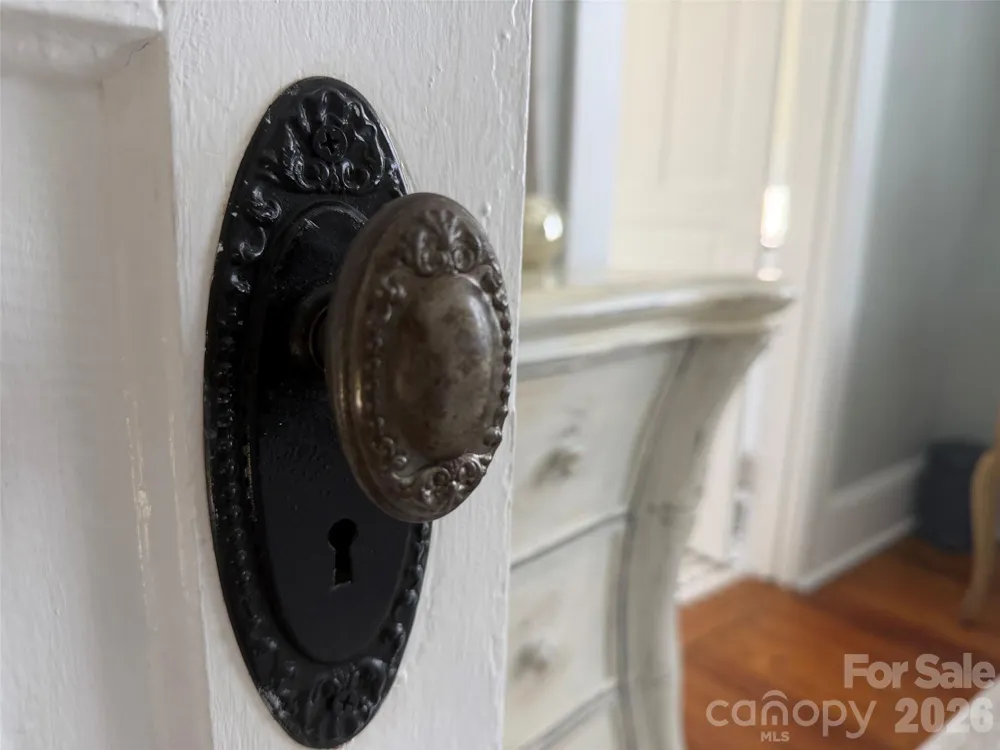 46 E Chestnut Street Asheville, NC 28801