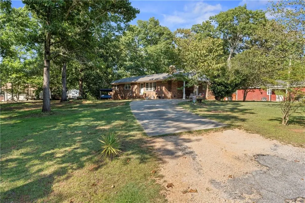 25 Dubignon Drive Toccoa, GA 30577