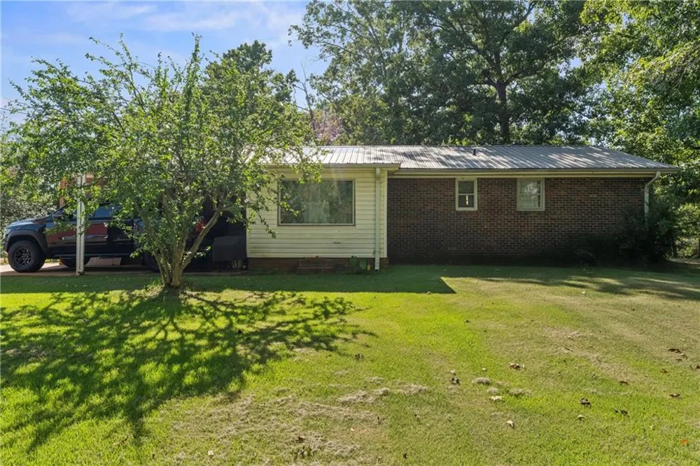 25 Dubignon Drive Toccoa, GA 30577