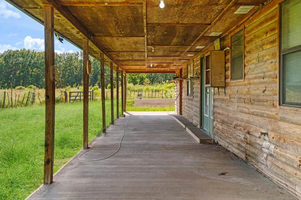 1251 County Road 2232 Detroit, TX 75436