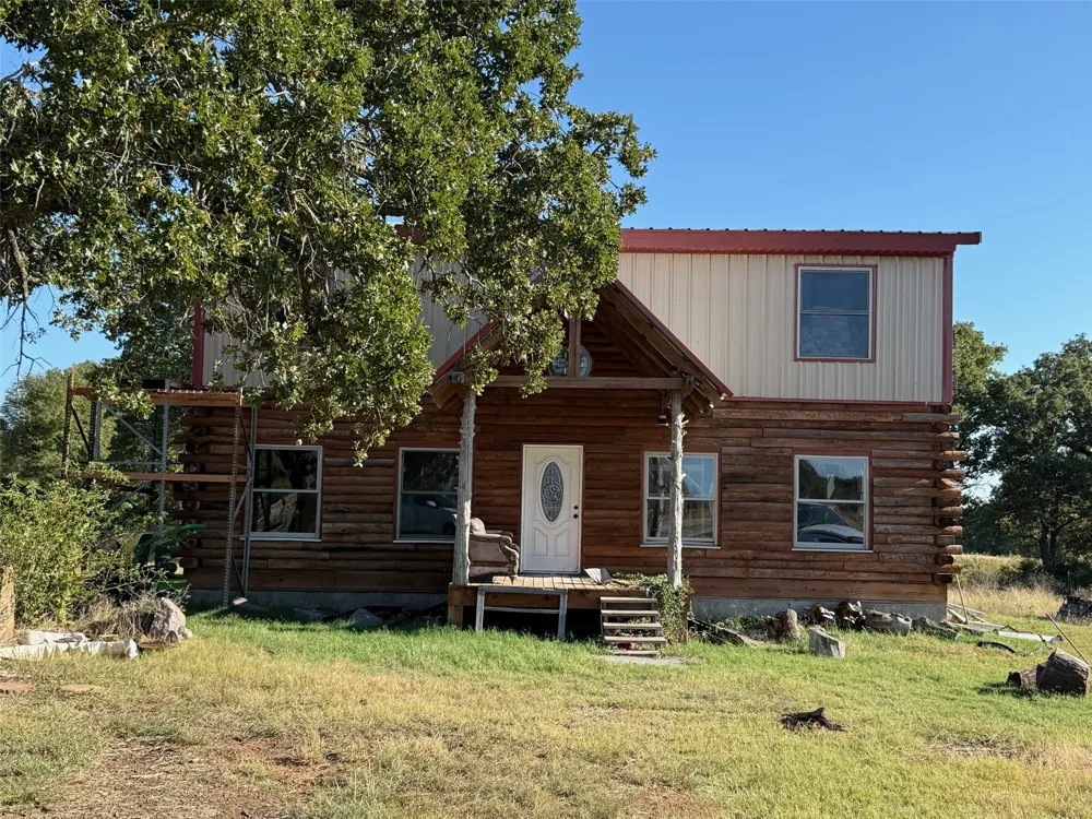 1633 Kay Lane Reno, TX 76020