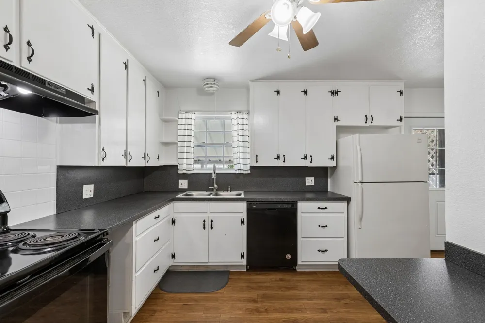 3504 Katrine Street Haltom City, TX 76117