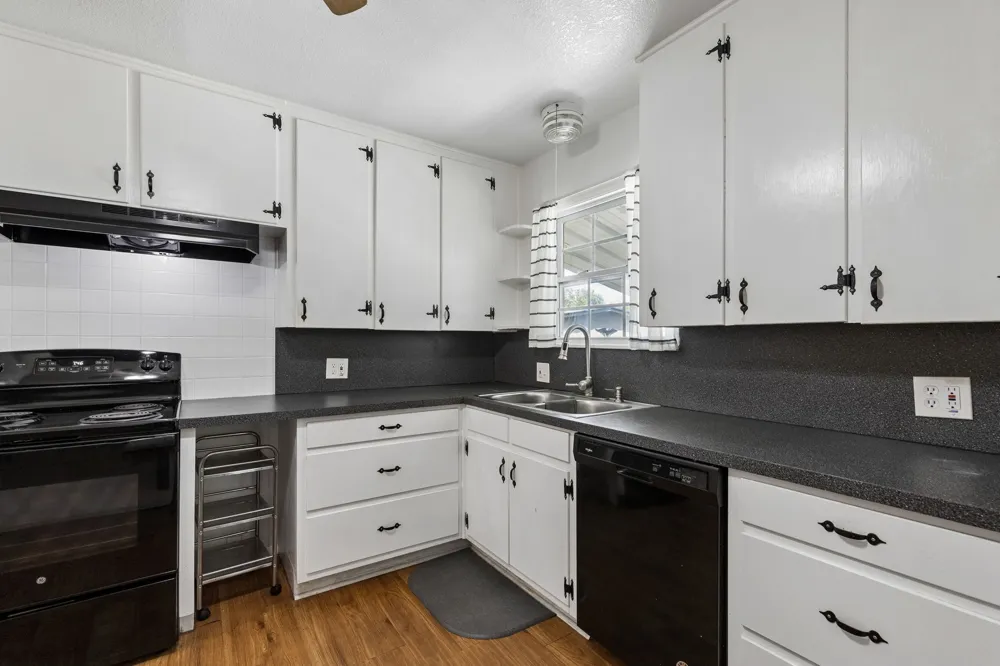 3504 Katrine Street Haltom City, TX 76117