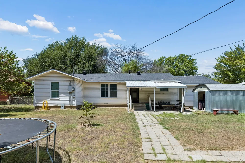 3504 Katrine Street Haltom City, TX 76117