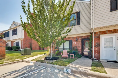 236 Samuel Boulevard #2
