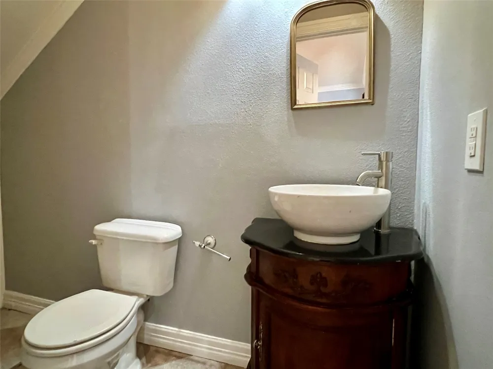 6019 La Vista Drive Dallas, TX 75206