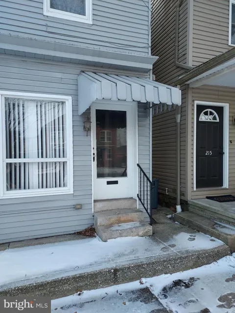 213 LINCOLN WAY W