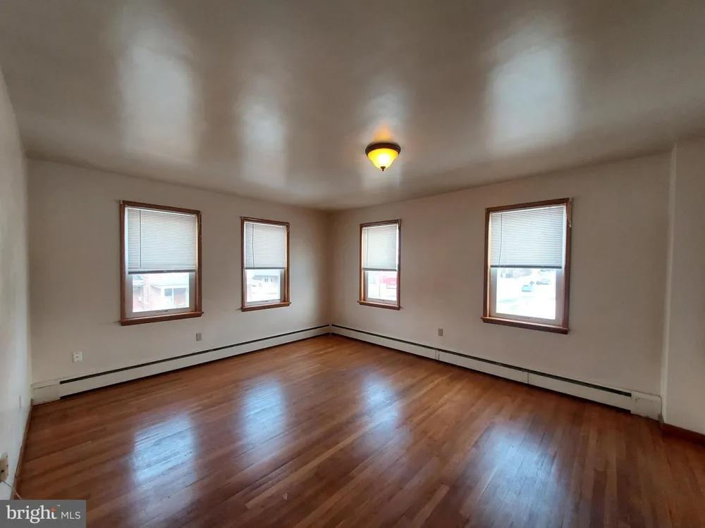 213 LINCOLN WAY W New Oxford, PA 17350