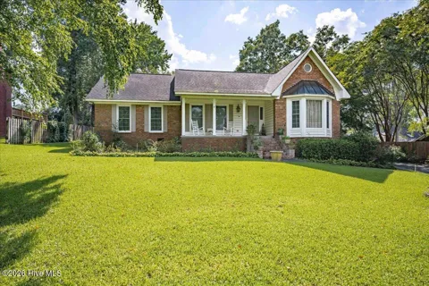 407 Hastings Place