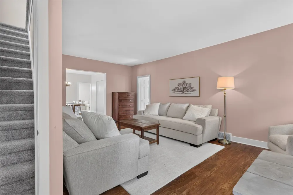 6816 Division Avenue Comstock Park, MI 49321
