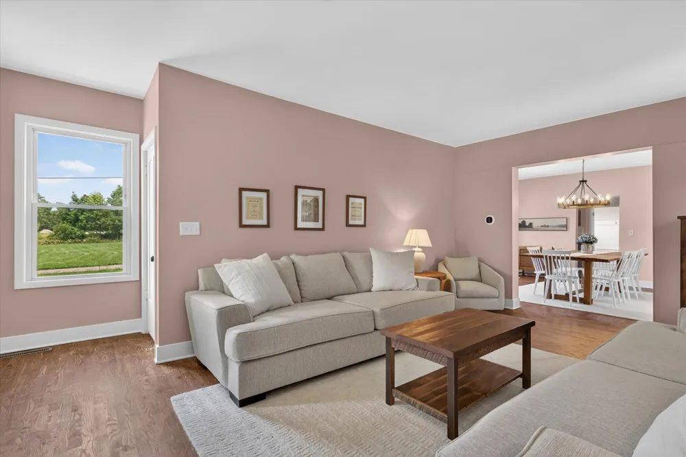 6816 Division Avenue Comstock Park, MI 49321