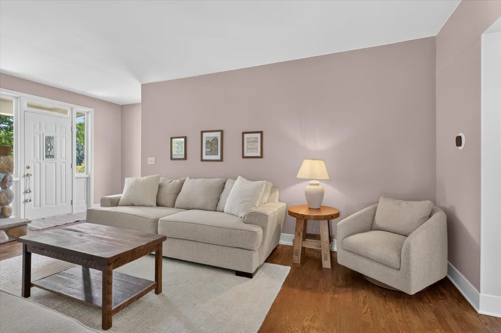6816 Division Avenue Comstock Park, MI 49321