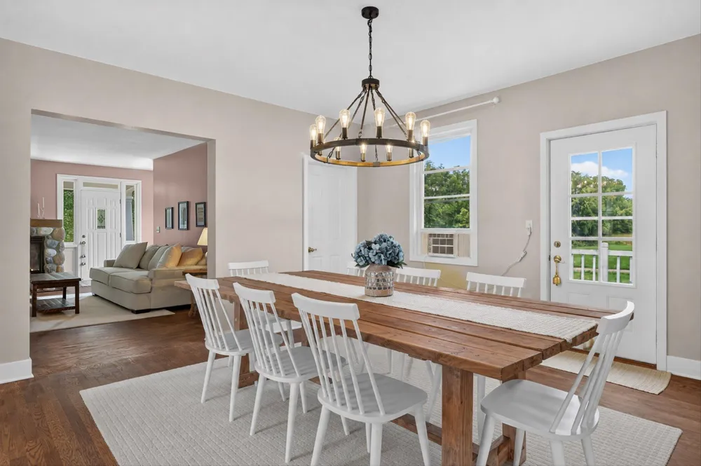 6816 Division Avenue Comstock Park, MI 49321