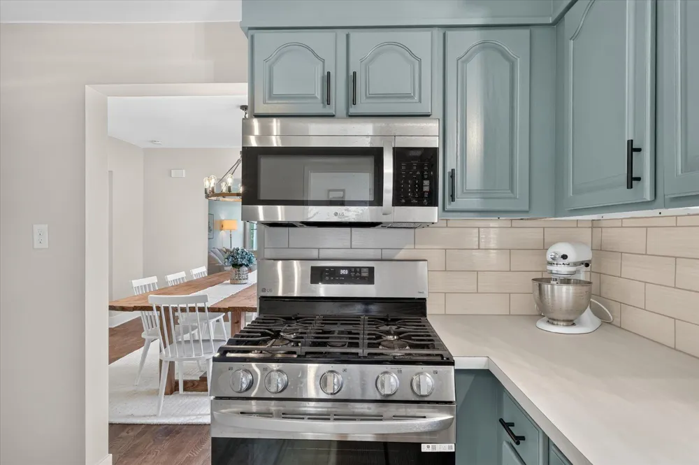 6816 Division Avenue Comstock Park, MI 49321