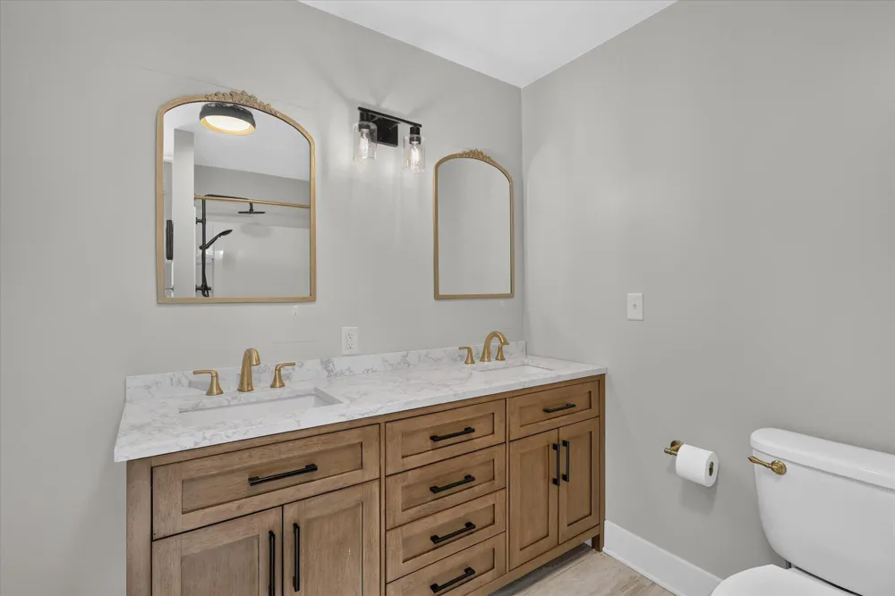 6816 Division Avenue Comstock Park, MI 49321