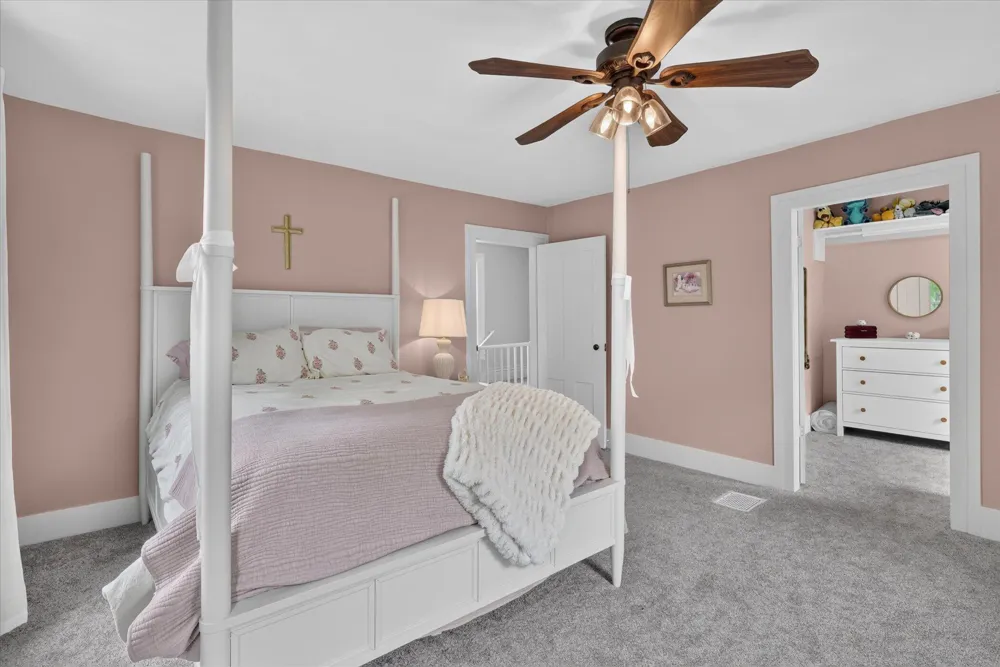 6816 Division Avenue Comstock Park, MI 49321