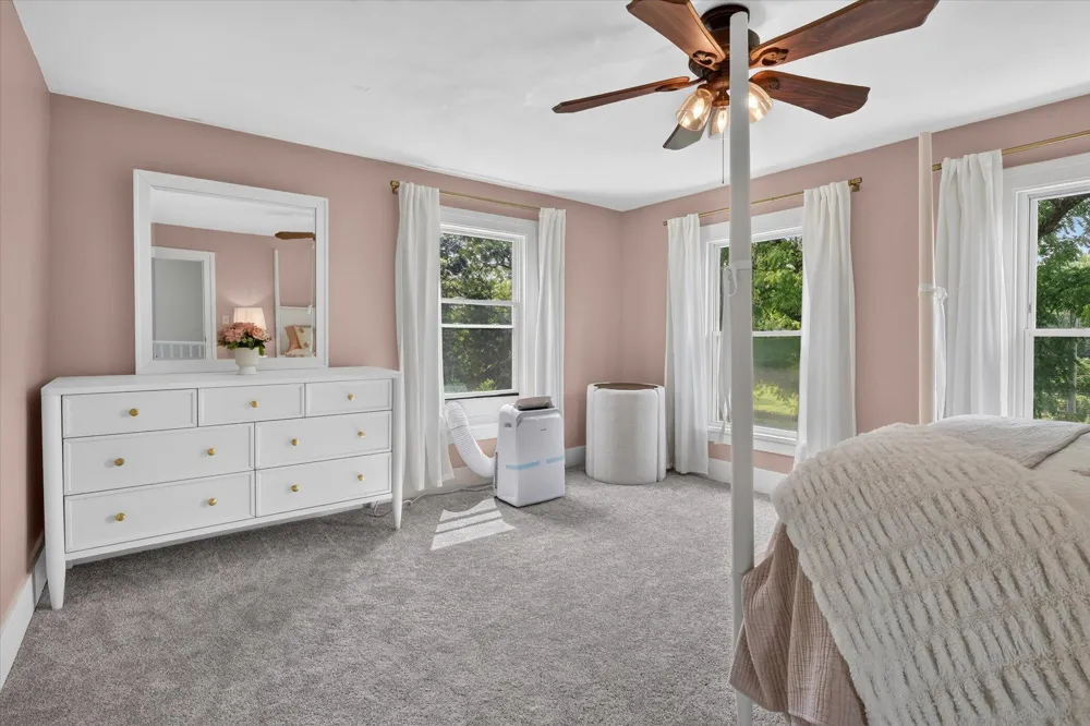 6816 Division Avenue Comstock Park, MI 49321