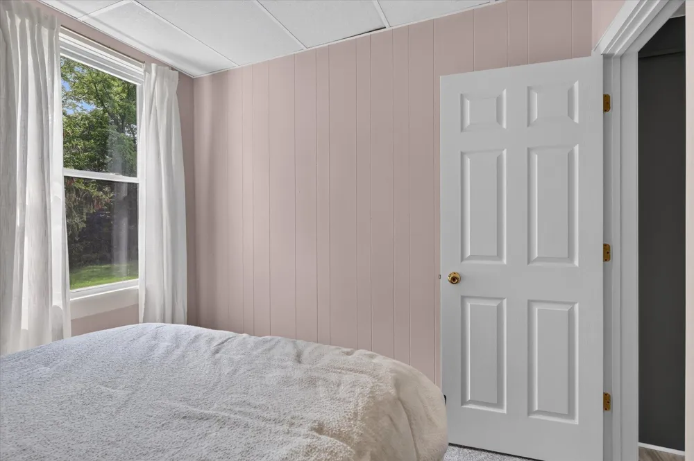 6816 Division Avenue Comstock Park, MI 49321