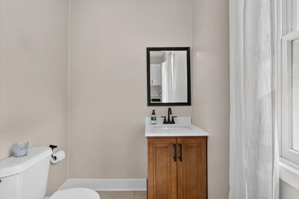 6816 Division Avenue Comstock Park, MI 49321