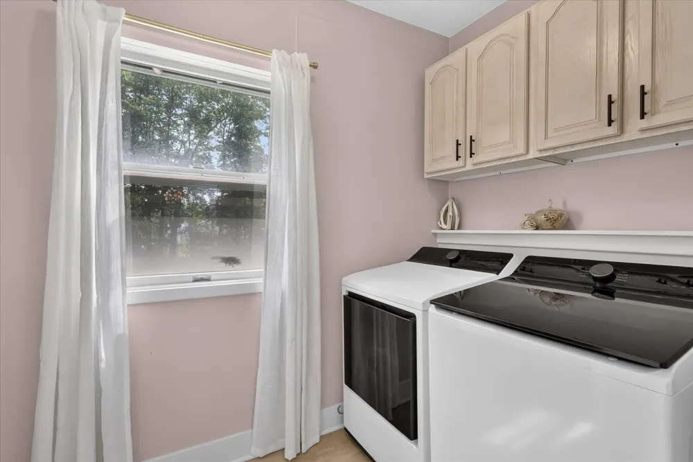 6816 Division Avenue Comstock Park, MI 49321