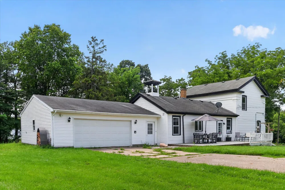 6816 Division Avenue Comstock Park, MI 49321