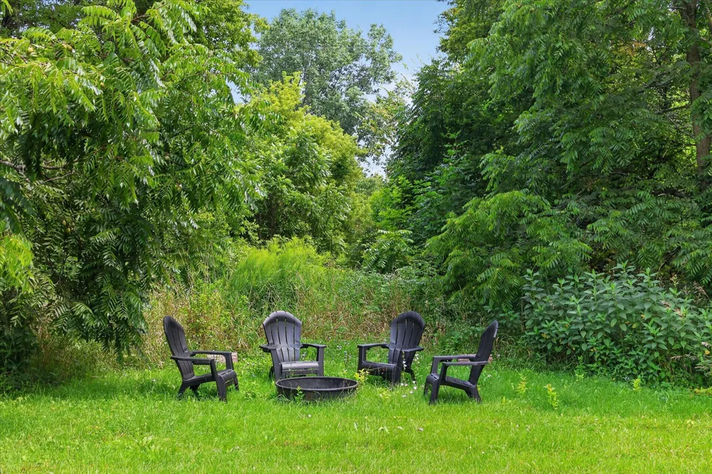 6816 Division Avenue Comstock Park, MI 49321