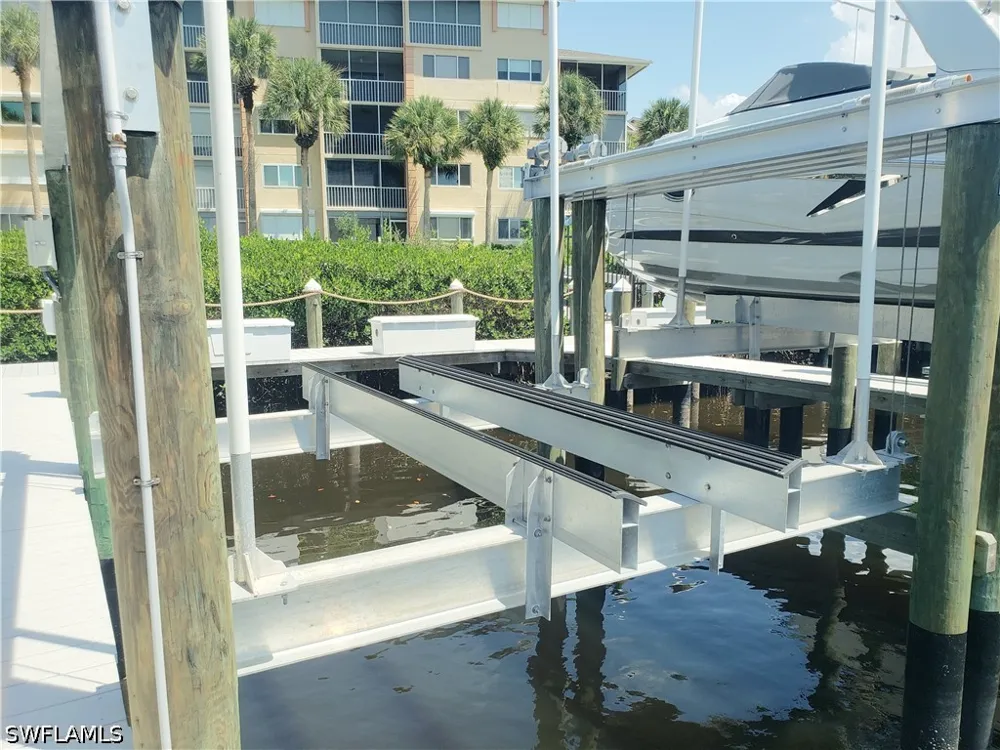 261B Wiggins Bay Drive Naples, FL 34110