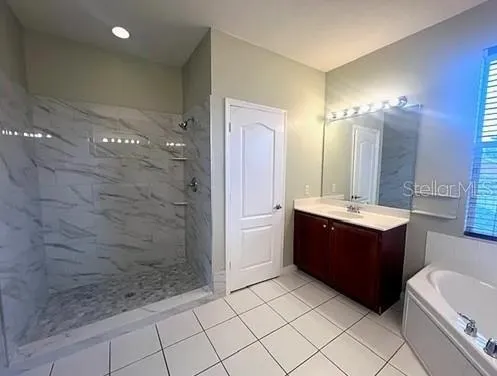 20012 DAYTONA WAY Tampa, FL 33647