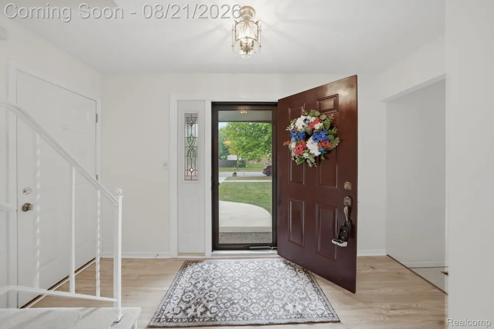 19011 Gill Road Livonia City, MI 48152