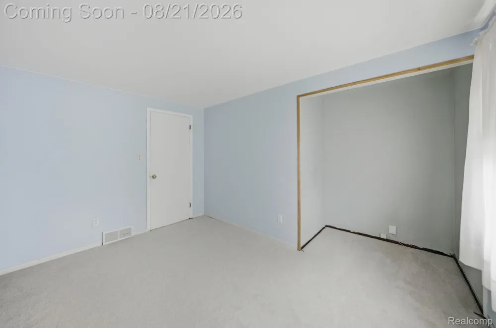 19011 Gill Road Livonia City, MI 48152