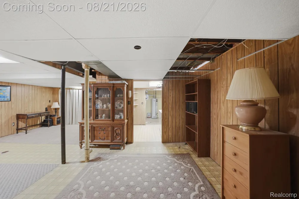 19011 Gill Road Livonia City, MI 48152