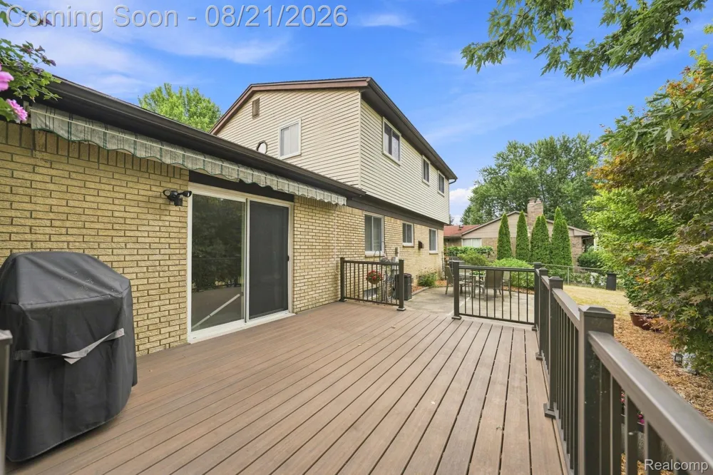 19011 Gill Road Livonia City, MI 48152