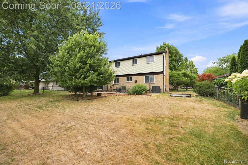 19011 Gill Road Livonia City, MI 48152