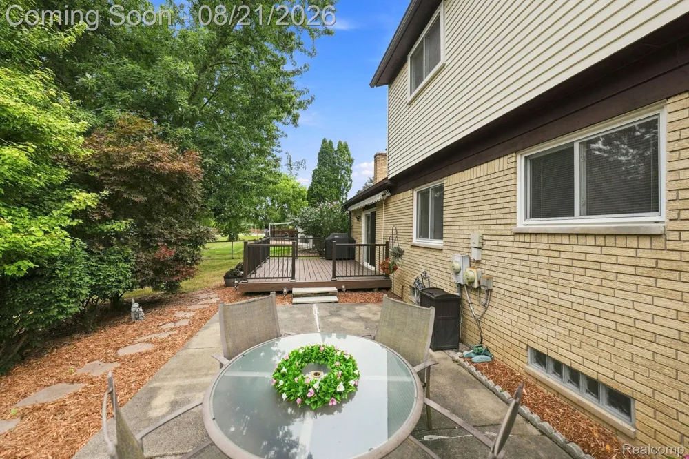 19011 Gill Road Livonia City, MI 48152