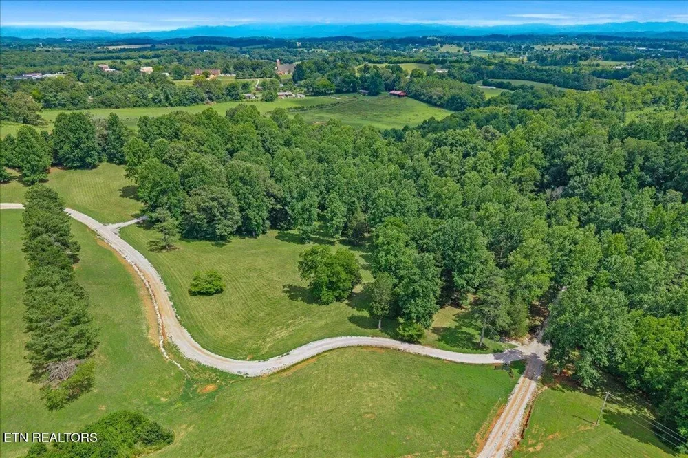 250 Brunner Rd Sweetwater, TN 37874