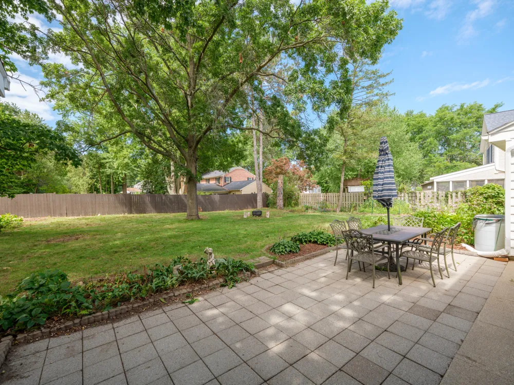 2222 Aberdeen Drive Kalamazoo City, MI 49008