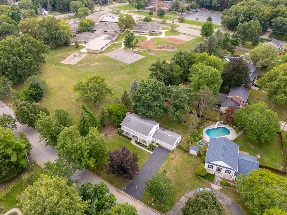 2222 Aberdeen Drive Kalamazoo City, MI 49008