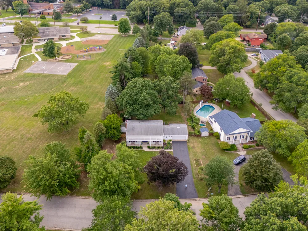2222 Aberdeen Drive Kalamazoo City, MI 49008