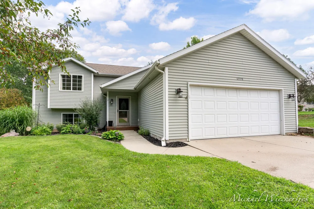 6998 Riverwood Drive Otisco Township, MI 48809