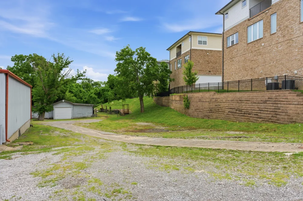 101 Demoss Road Nashville, TN 37209
