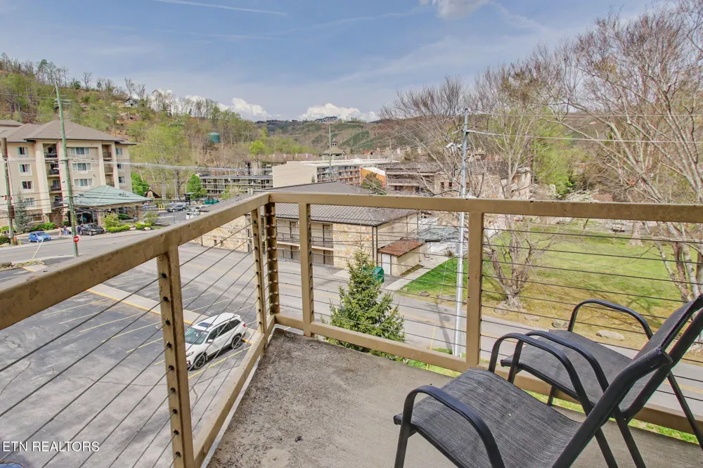 513 McCarter Rd #4M Gatlinburg, TN 37738