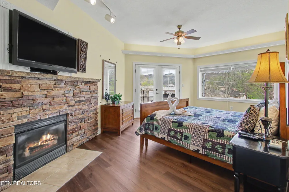 513 McCarter Rd #4M Gatlinburg, TN 37738